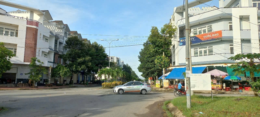 BÁN NỀN TẶNG  NHÀ ĐẸP  ĐƯỜNG A2, KDC PHÚ AN, NHÀ ĐẦU CỔNG KDC, ĐƯỜNG  BÙI QUANG TRINH 