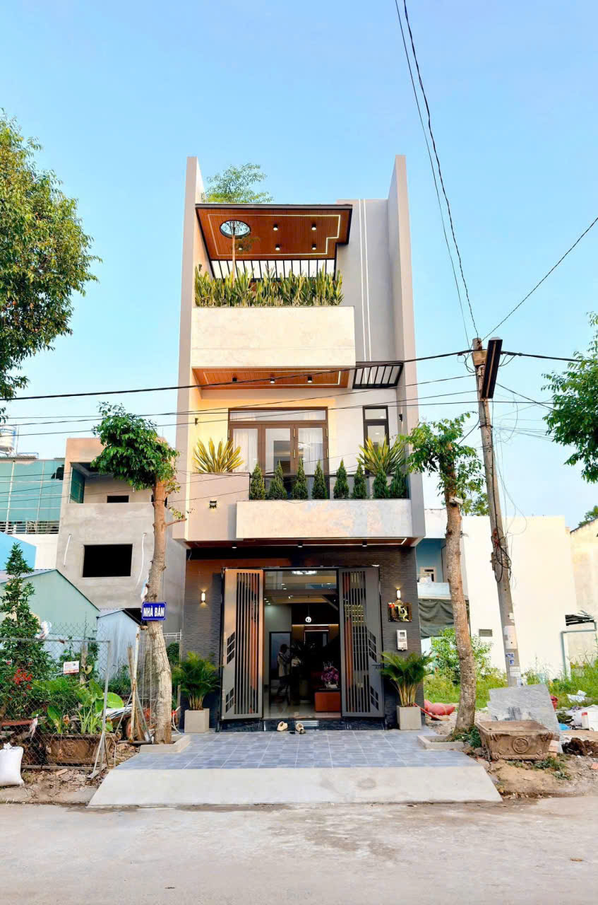  BÁN NHÀ 1 TRỆT 2 LẦU, ĐƯỜNG D7, KDC HỒNG LOAN 6A, PHƯỜNG HƯNG PHÚ, CẦN THƠ 