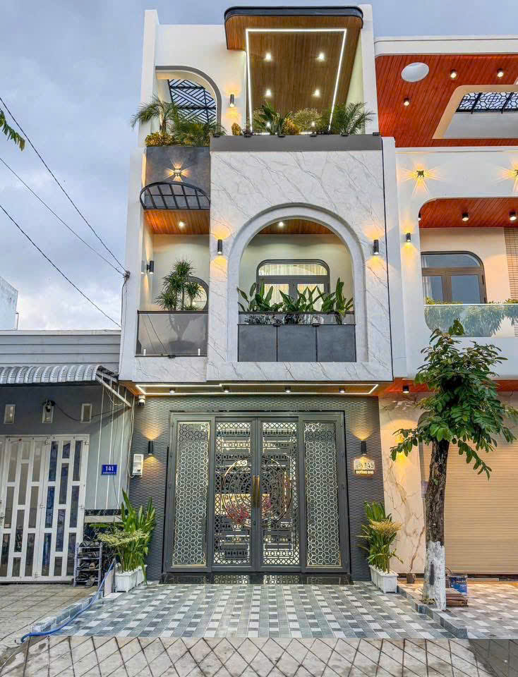  BÁN NHÀ  1 TRỆT 2 LẦU  FULL NỘI THẤT, ĐƯỜNG D15, KDC HỒNG LOAN ,CÁI RĂNG , TP CẦN THƠ