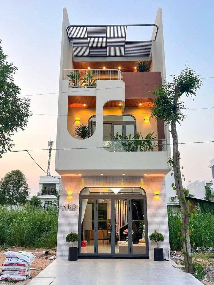  BÁN NHÀ MỚI 1 TRỆT 2 LẦU,  ĐƯỜNG D13, KHU DÂN CƯ  HỒNG LOAN, QUẬN CÁI RĂNG , CẦN THƠ 